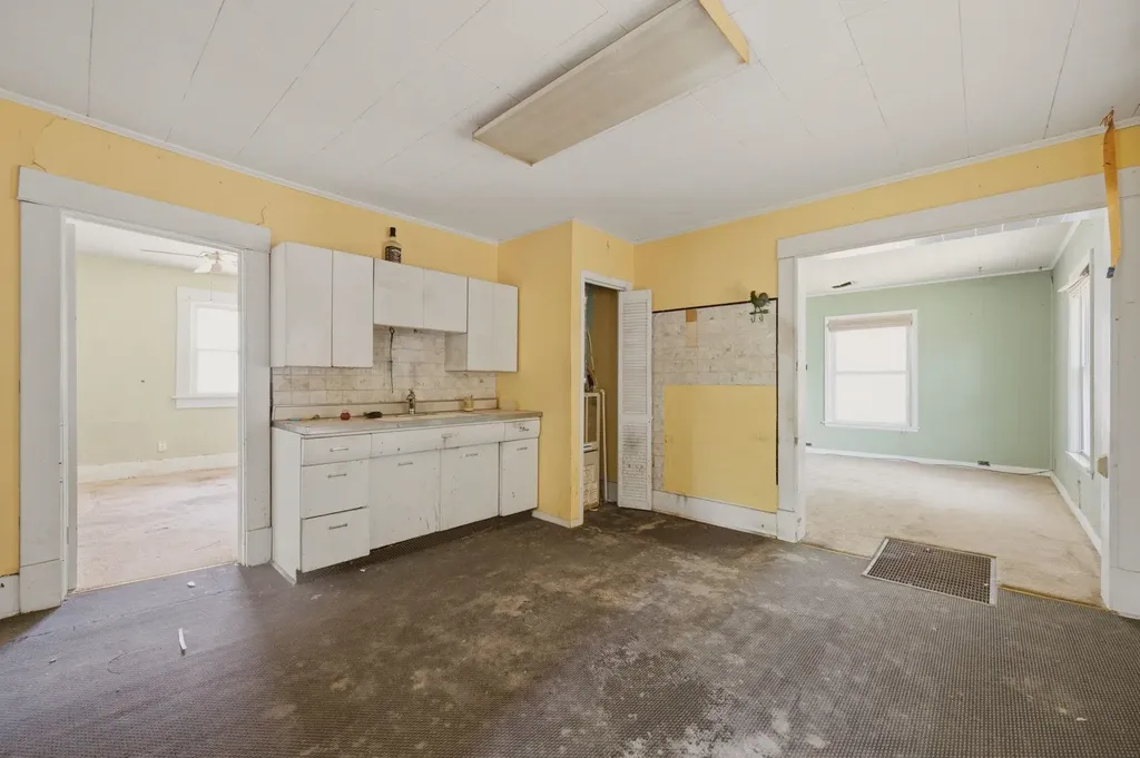 305 N Pine Newton KS 67114