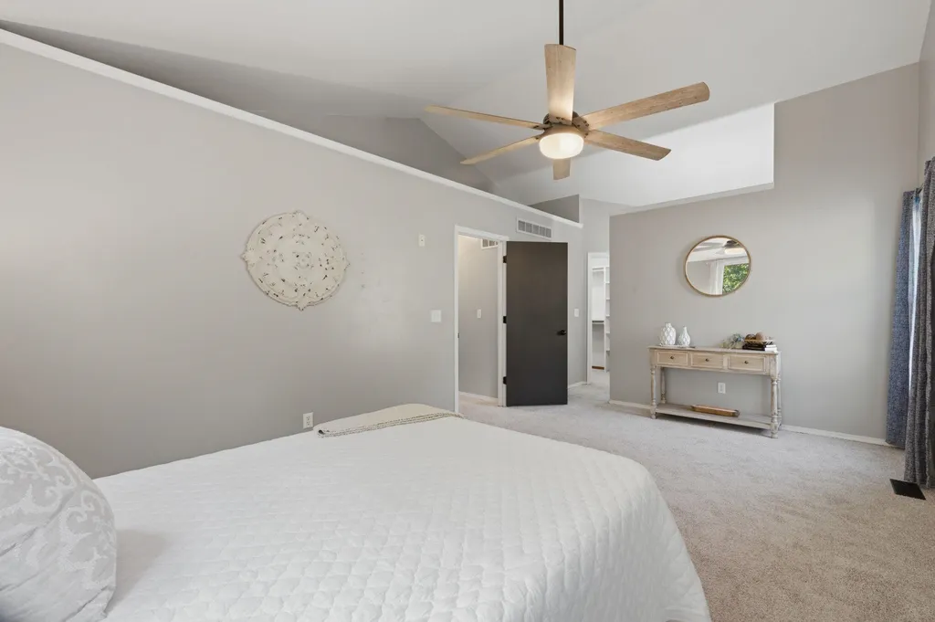1324 N Manchester Court Wichita KS 67212