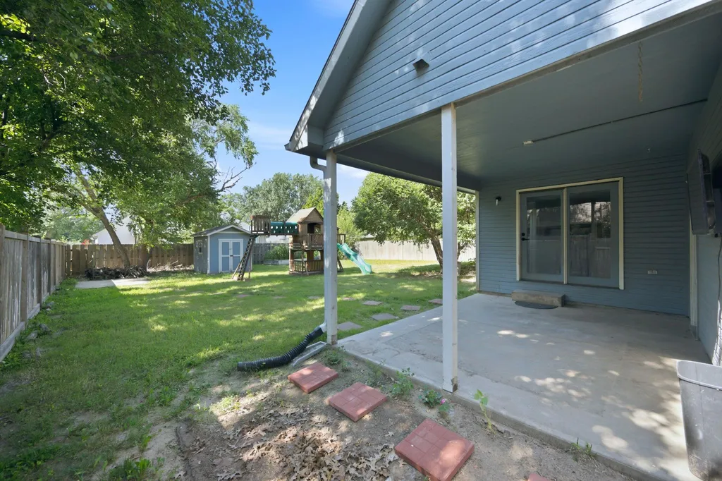1324 N Manchester Court Wichita KS 67212