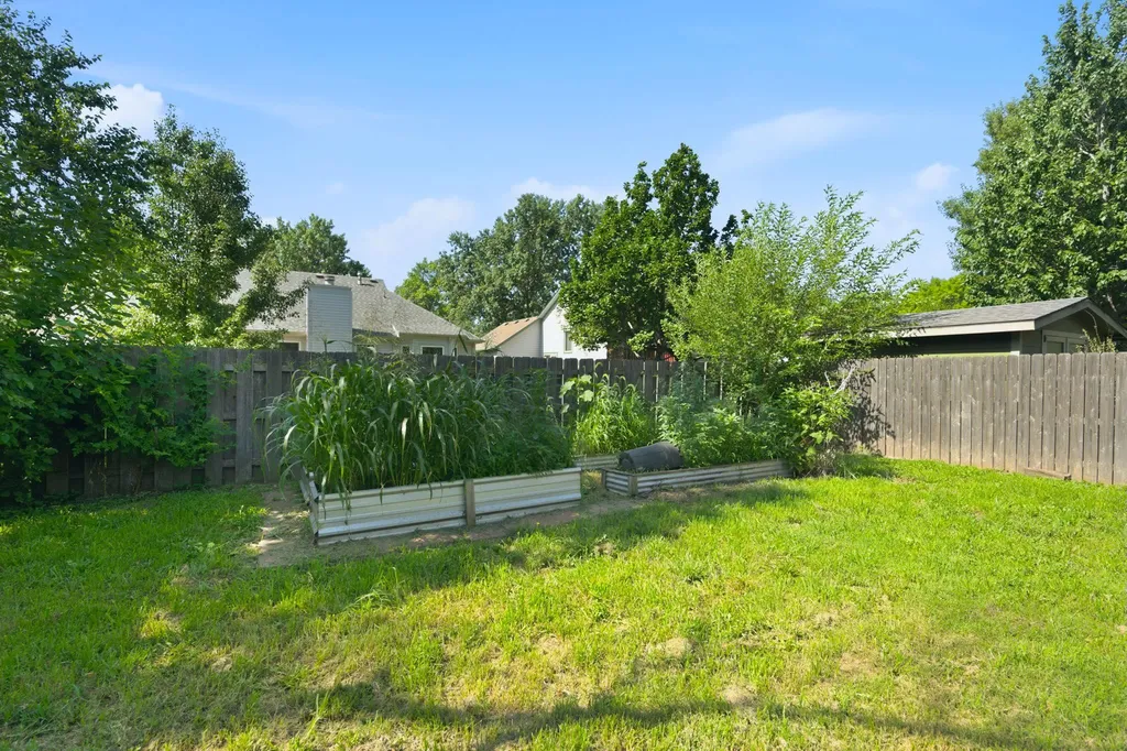 1324 N Manchester Court Wichita KS 67212