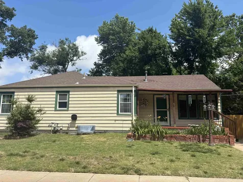 1002 N Pershing Street Wichita KS 67208