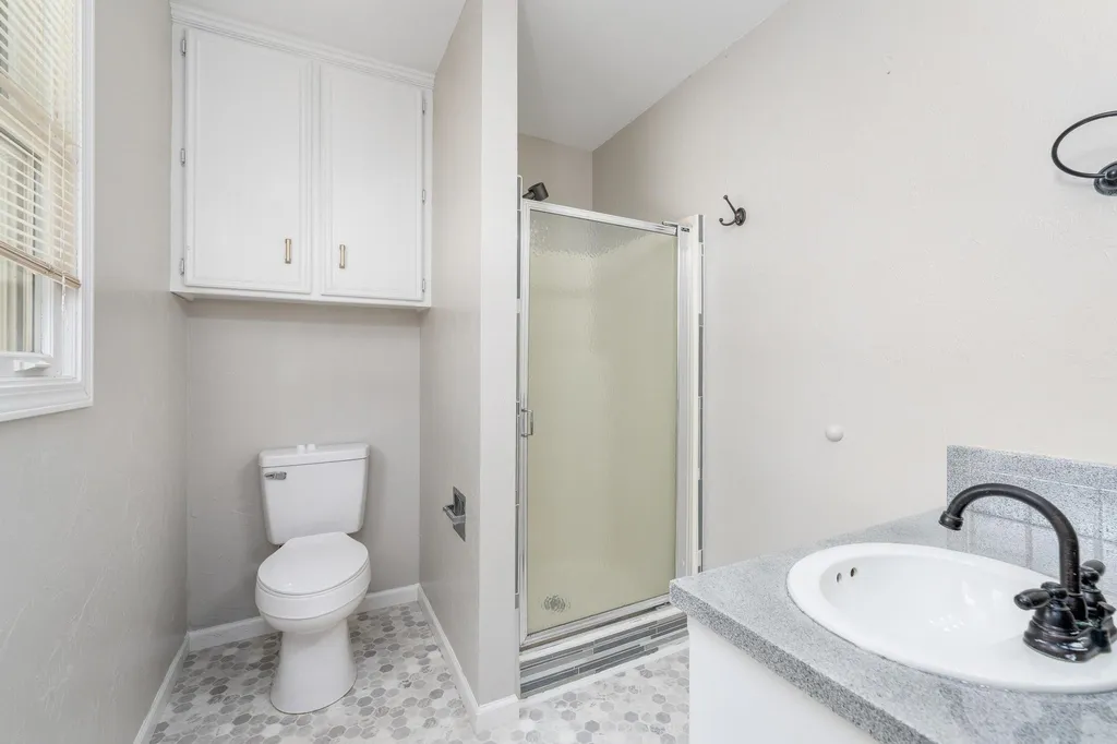 1809 N Topaz Wichita KS 67212