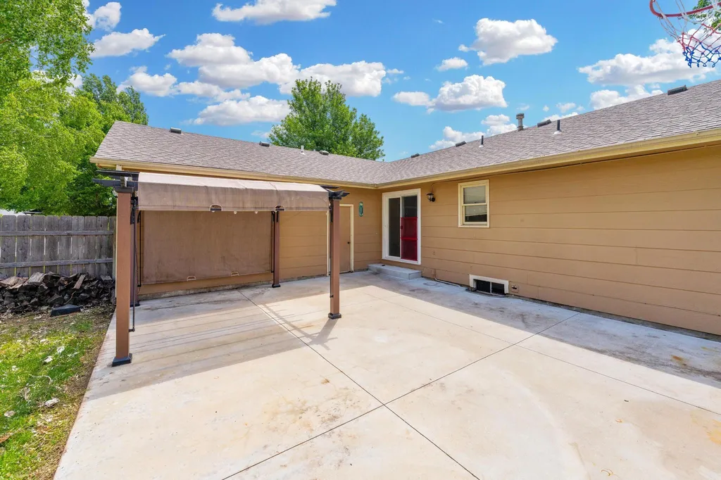 1809 N Topaz Wichita KS 67212