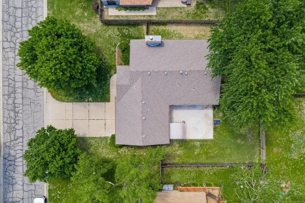 1809 N Topaz Wichita KS 67212