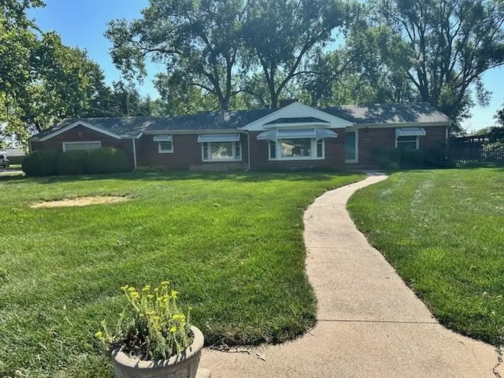 1200 Parkwood Lane Newton KS 67114