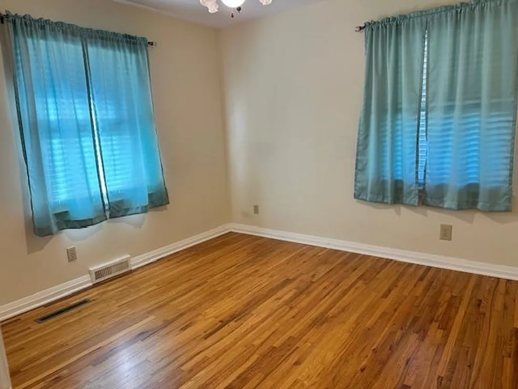 1200 Parkwood Lane Newton KS 67114