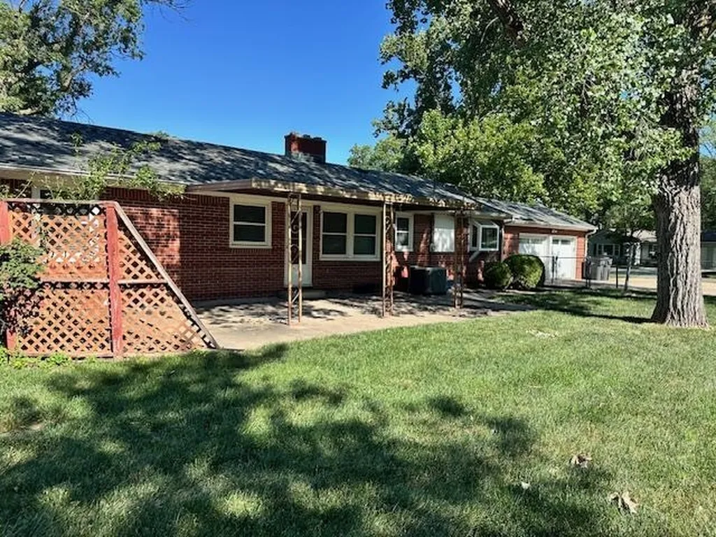 1200 Parkwood Lane Newton KS 67114