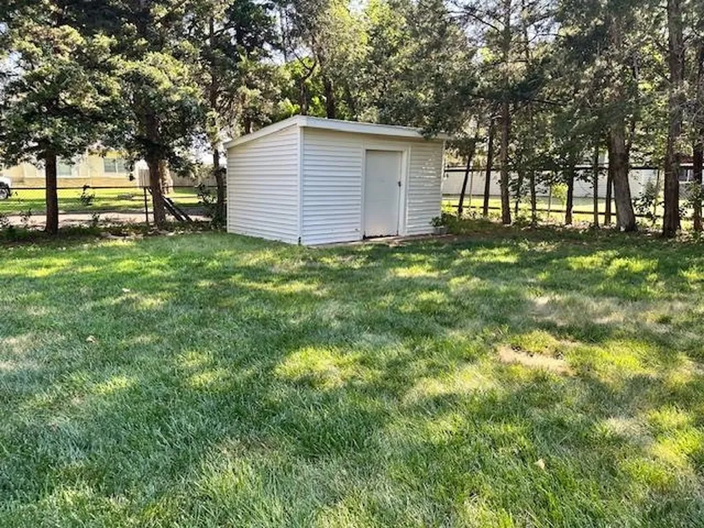 1200 Parkwood Lane Newton KS 67114