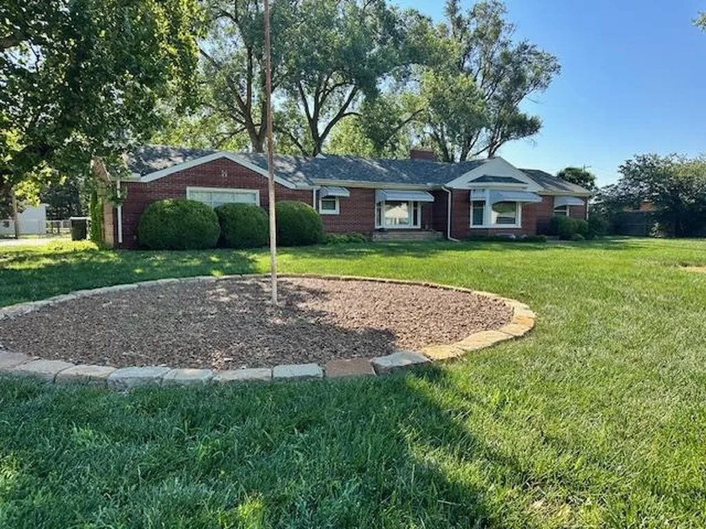 1200 Parkwood Lane Newton KS 67114
