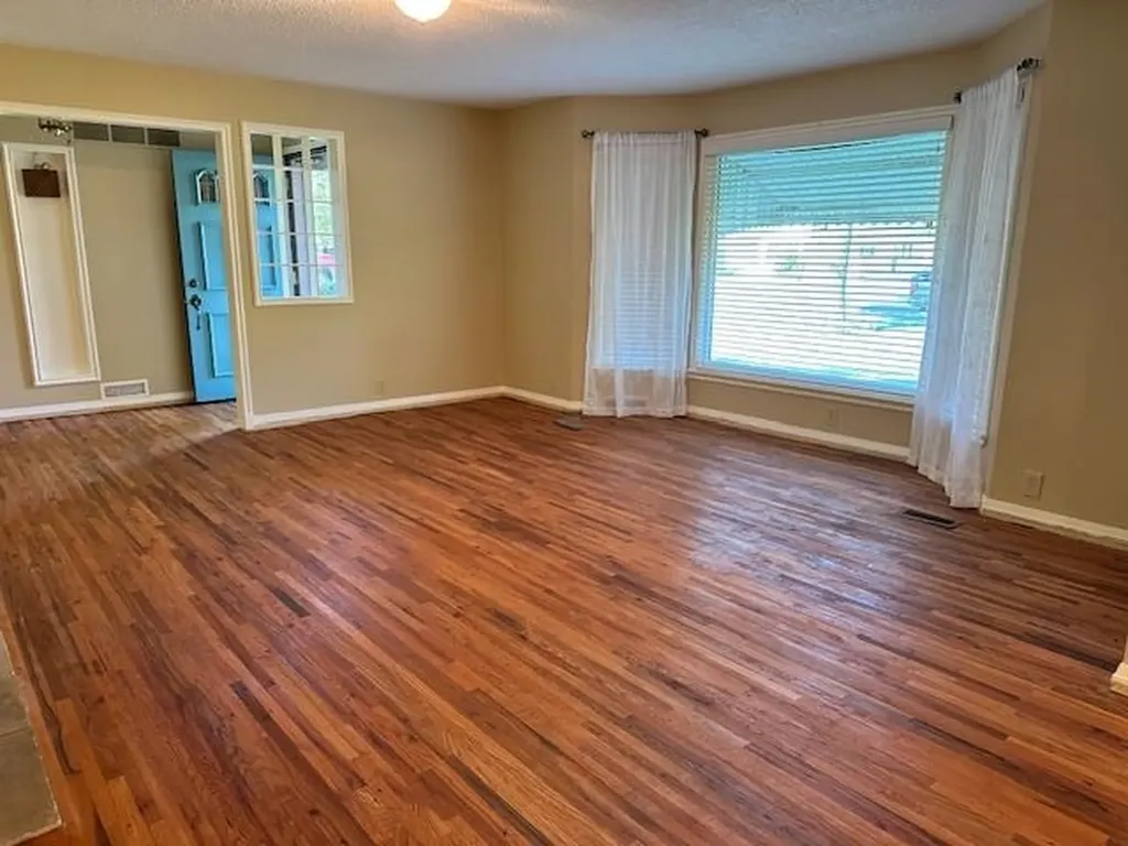 1200 Parkwood Lane Newton KS 67114