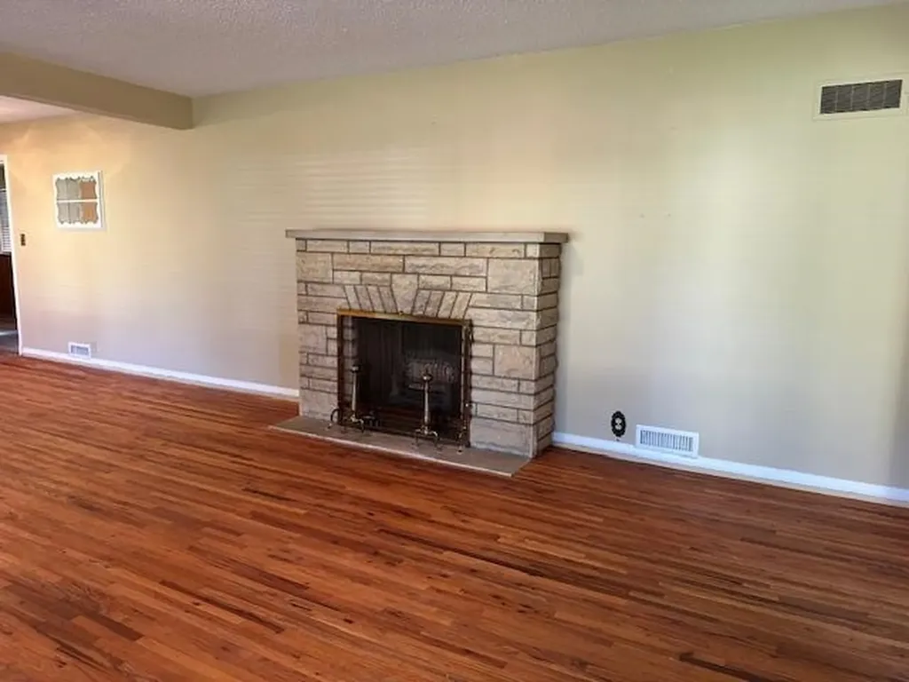 1200 Parkwood Lane Newton KS 67114