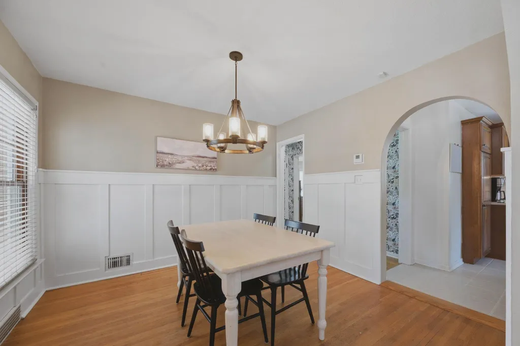 251 N Parkwood Lane Wichita KS 67208
