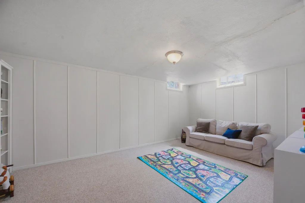 251 N Parkwood Lane Wichita KS 67208