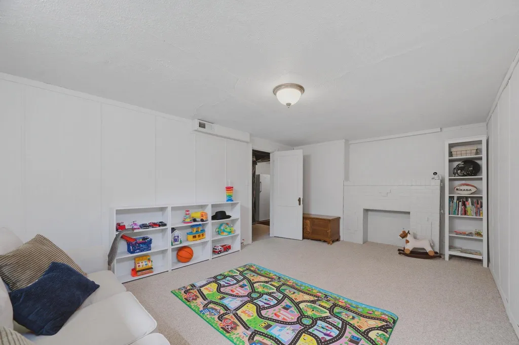 251 N Parkwood Lane Wichita KS 67208