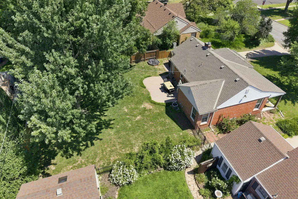 251 N Parkwood Lane Wichita KS 67208