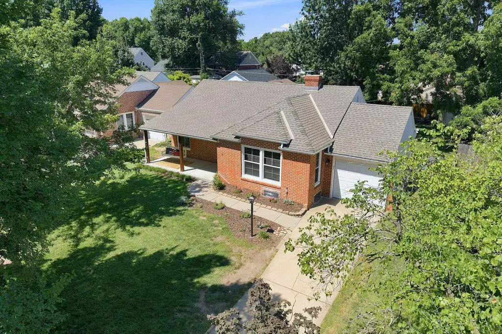 251 N Parkwood Lane Wichita KS 67208