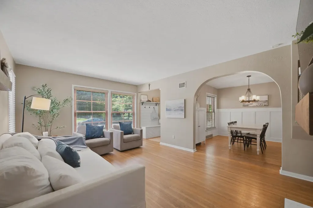 251 N Parkwood Lane Wichita KS 67208