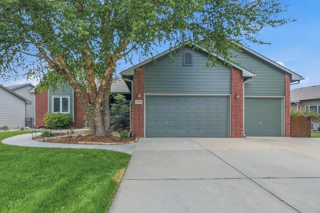 1301 E Rushwood Drive Derby KS 67037-3461