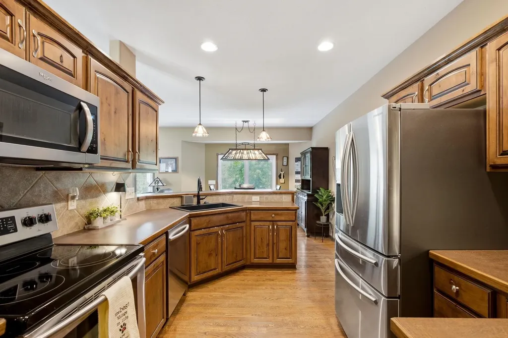 1301 E Rushwood Drive Derby KS 67037-3461