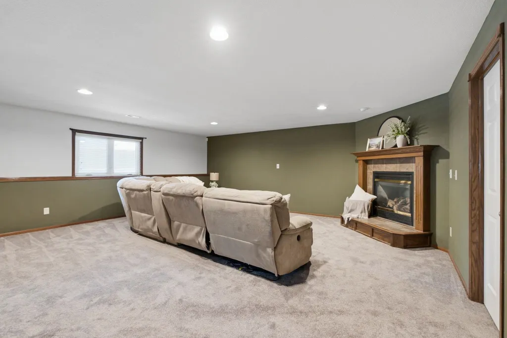 1301 E Rushwood Drive Derby KS 67037-3461