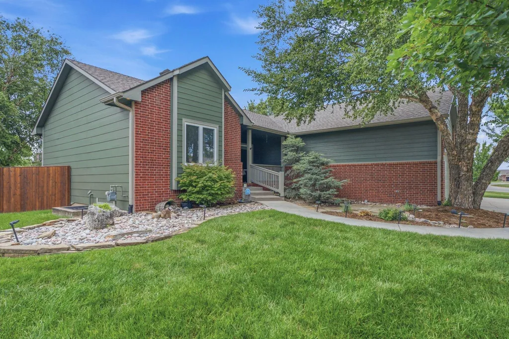 1301 E Rushwood Drive Derby KS 67037-3461