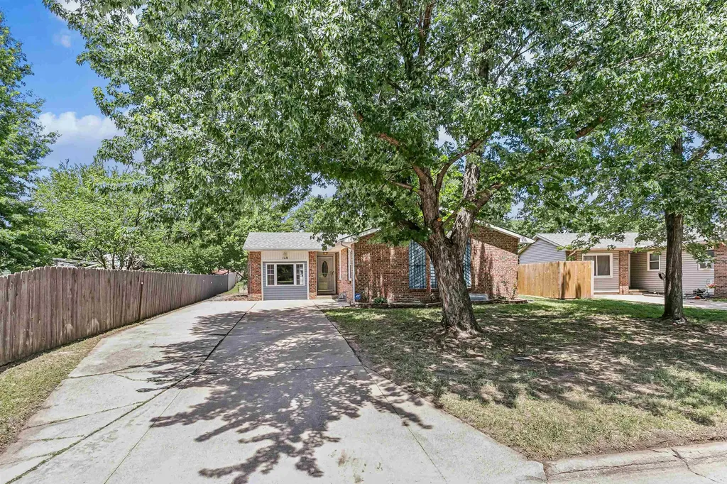 1718 E Charleston Street Park City KS 67219-1609