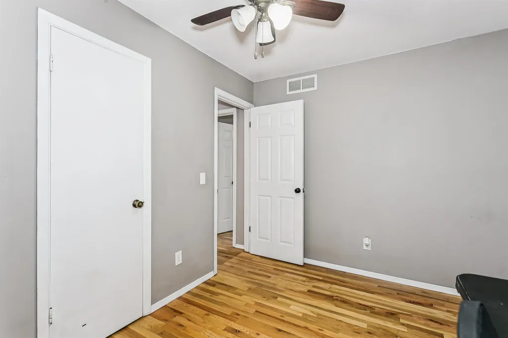 1718 E Charleston Street Park City KS 67219-1609