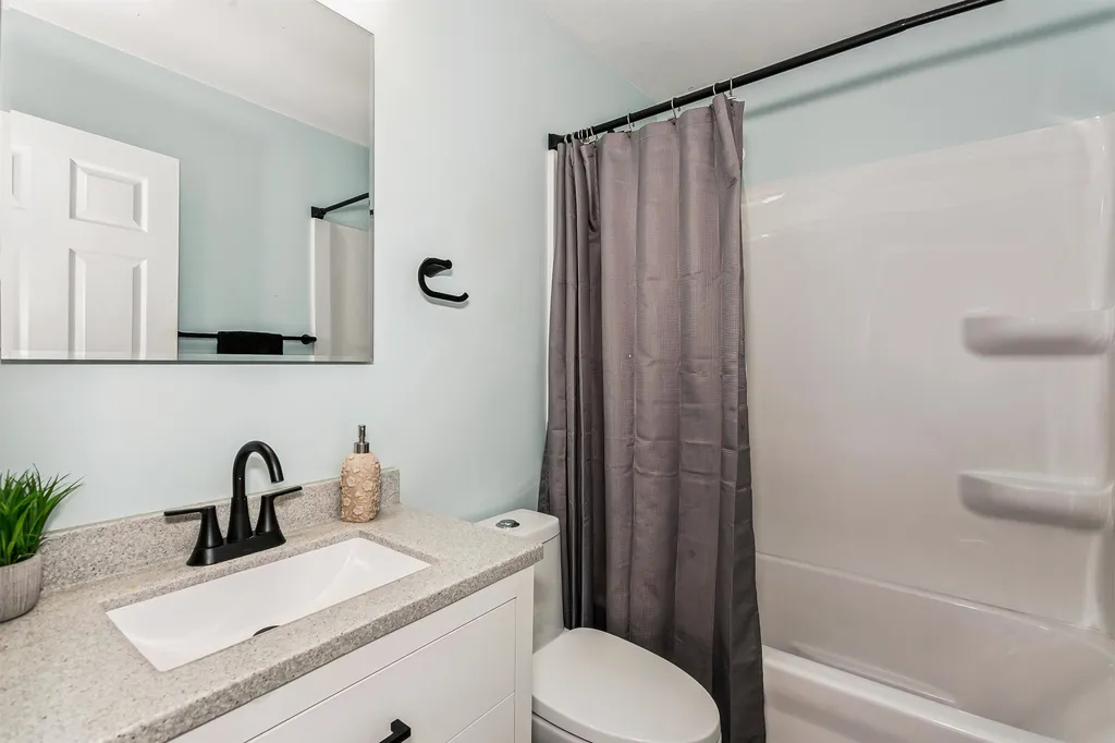 1718 E Charleston Street Park City KS 67219-1609