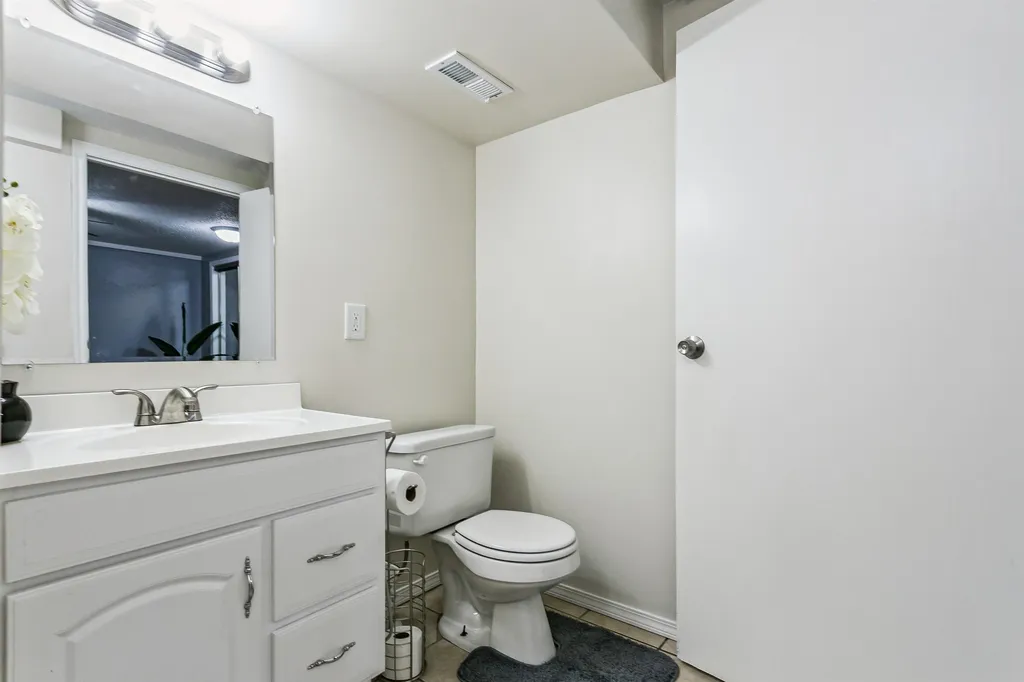 1718 E Charleston Street Park City KS 67219-1609