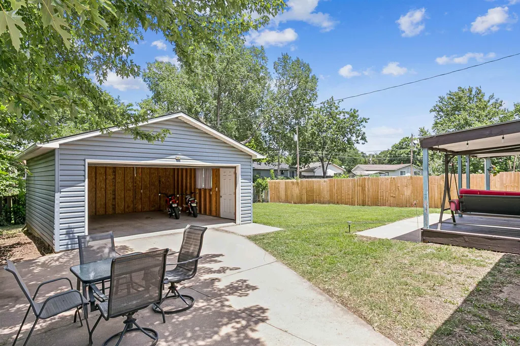 1718 E Charleston Street Park City KS 67219-1609