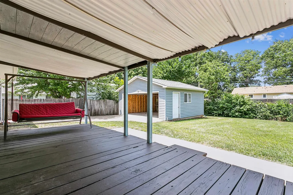 1718 E Charleston Street Park City KS 67219-1609