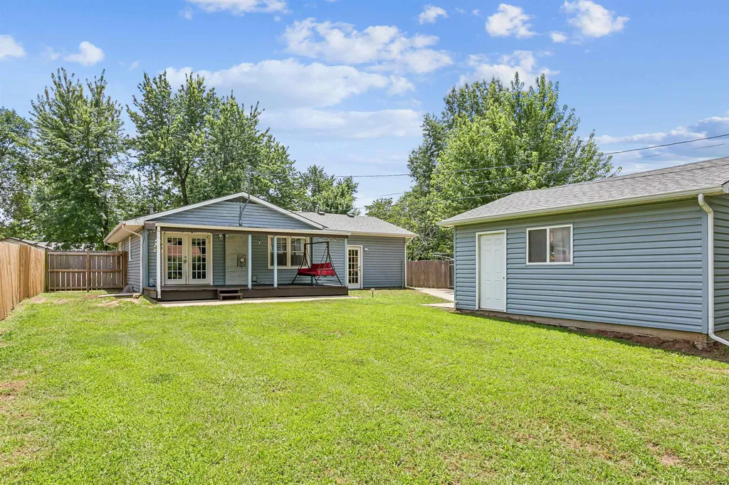 1718 E Charleston Street Park City KS 67219-1609