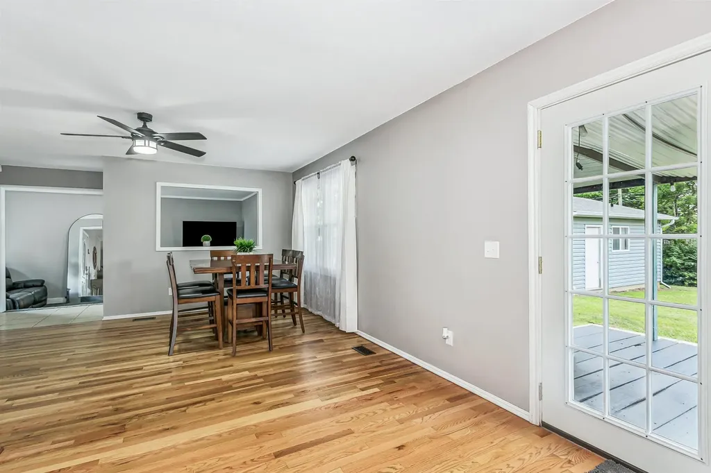1718 E Charleston Street Park City KS 67219-1609