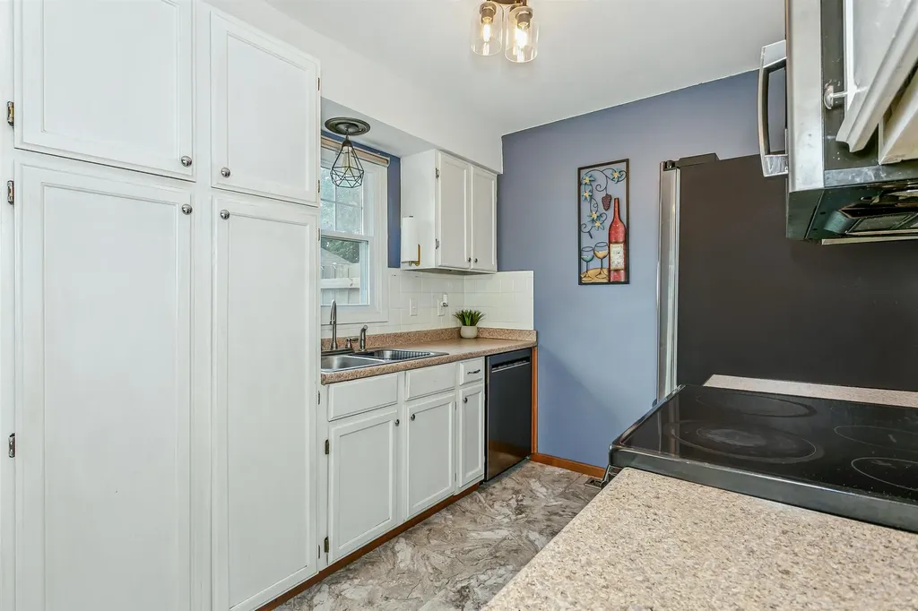 1718 E Charleston Street Park City KS 67219-1609