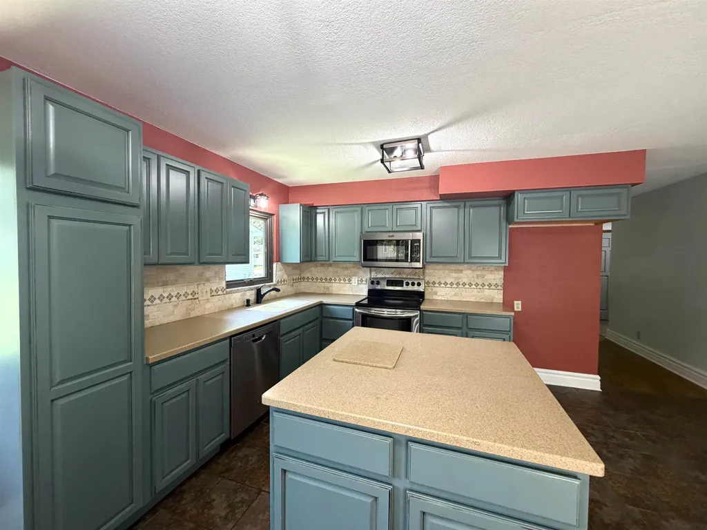 509 W 13th Avenue El Dorado KS 67042