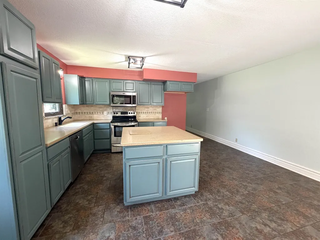 509 W 13th Avenue El Dorado KS 67042