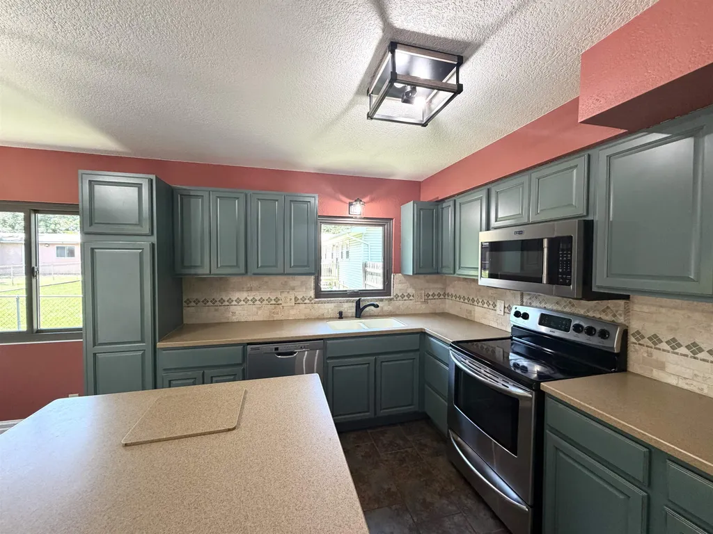 509 W 13th Avenue El Dorado KS 67042