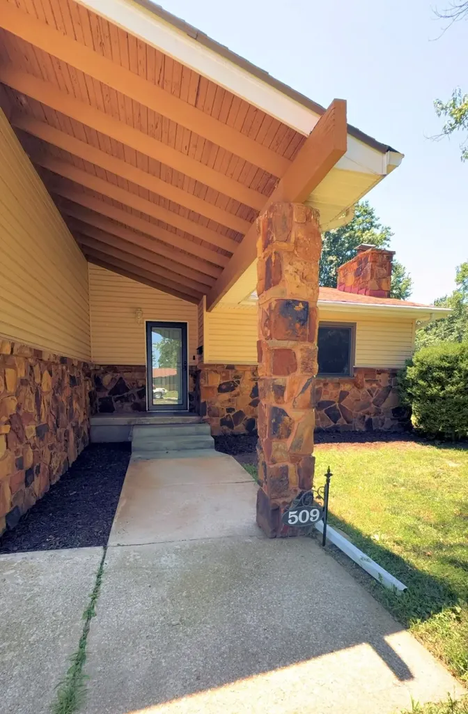 509 W 13th Avenue El Dorado KS 67042