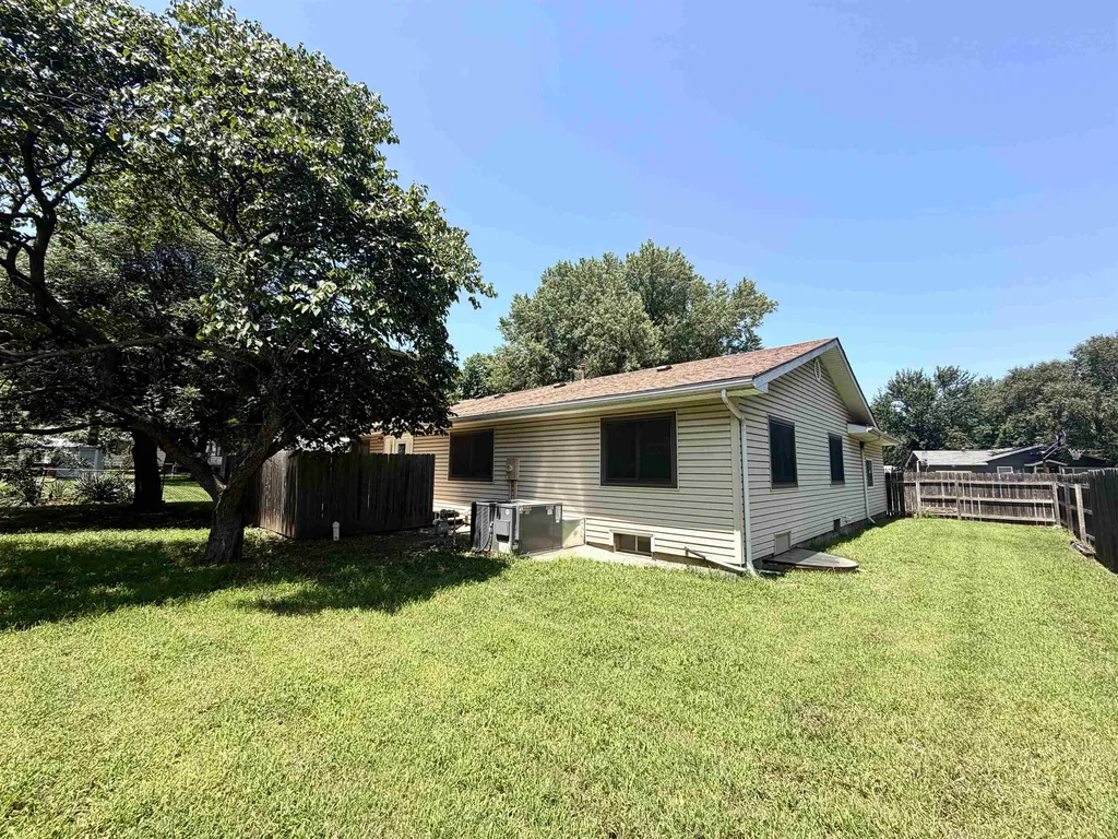 509 W 13th Avenue El Dorado KS 67042
