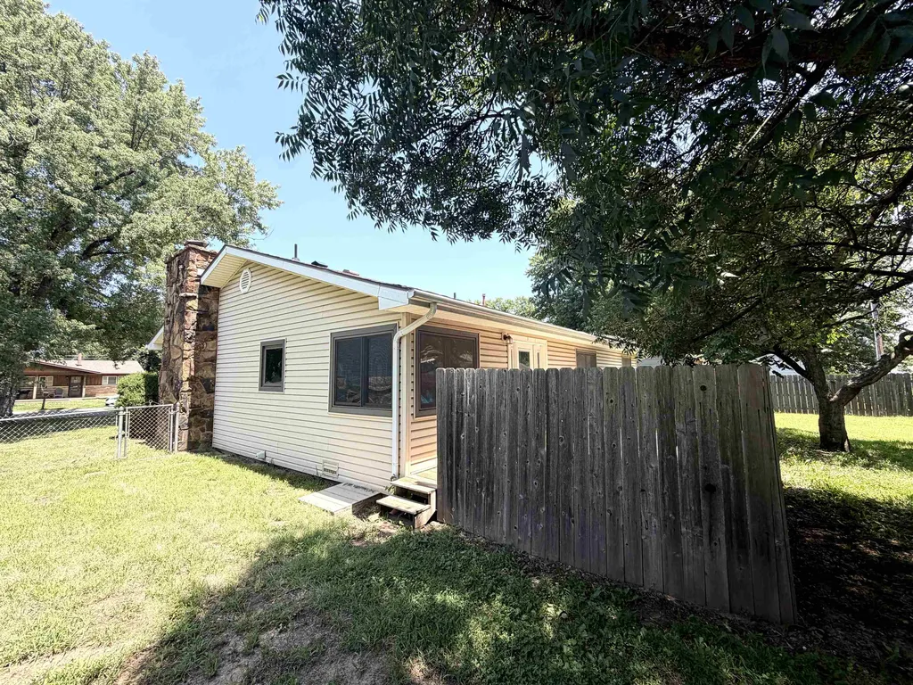 509 W 13th Avenue El Dorado KS 67042