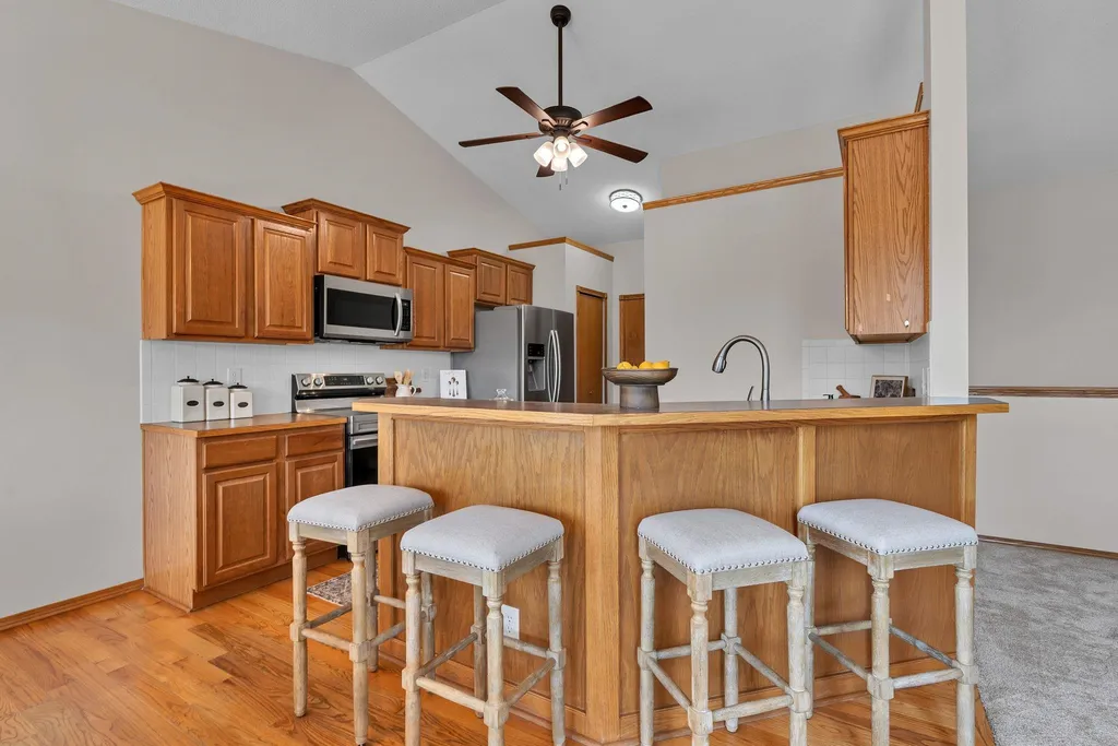 3225 S Bluelake Court Wichita KS 67215-1022