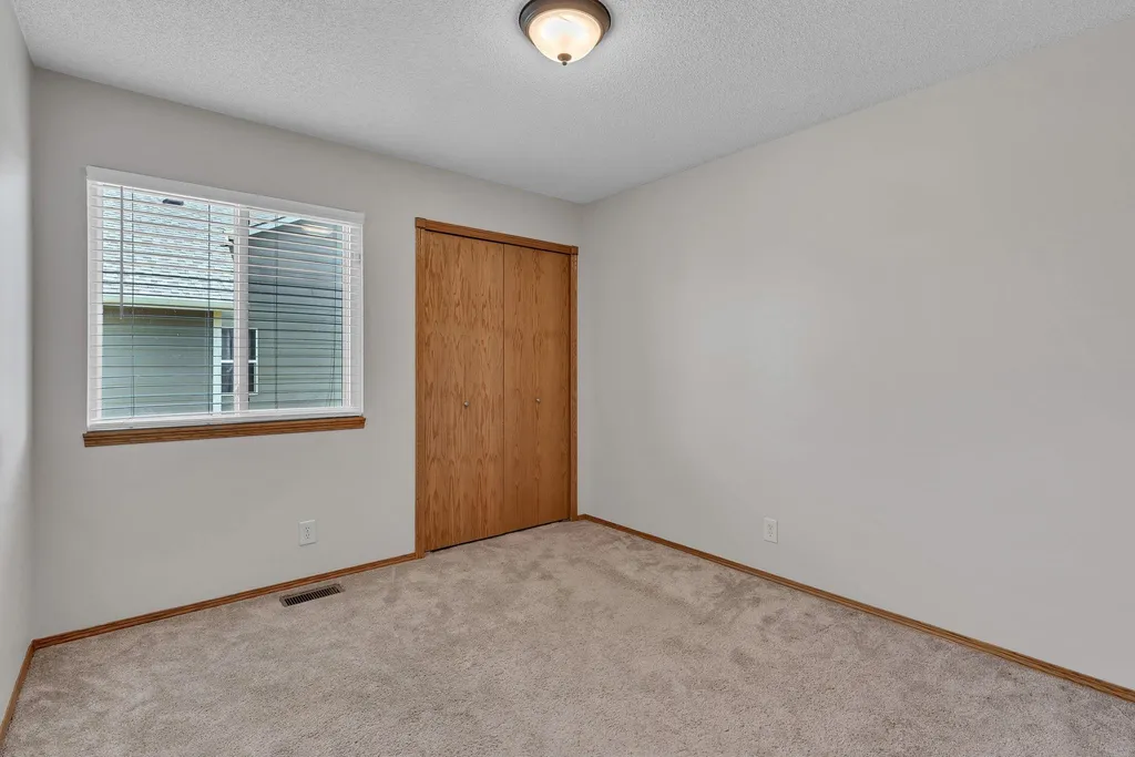 3225 S Bluelake Court Wichita KS 67215-1022