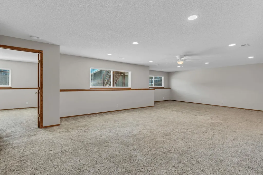 3225 S Bluelake Court Wichita KS 67215-1022
