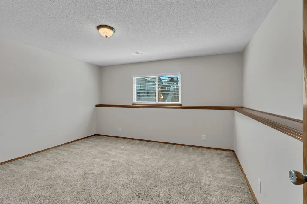 3225 S Bluelake Court Wichita KS 67215-1022