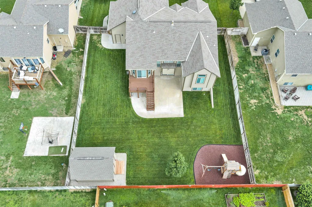 3225 S Bluelake Court Wichita KS 67215-1022