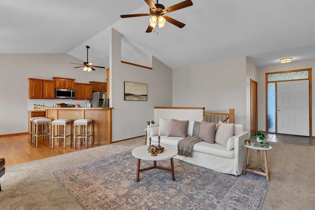 3225 S Bluelake Court Wichita KS 67215-1022