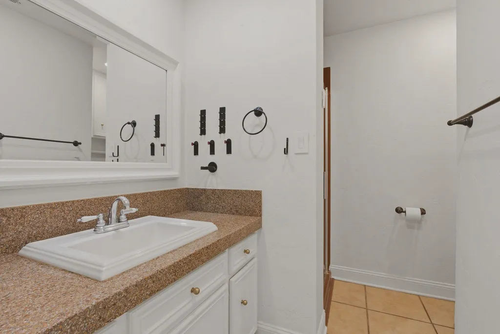 8410 E Overbrook Street Wichita KS 67206