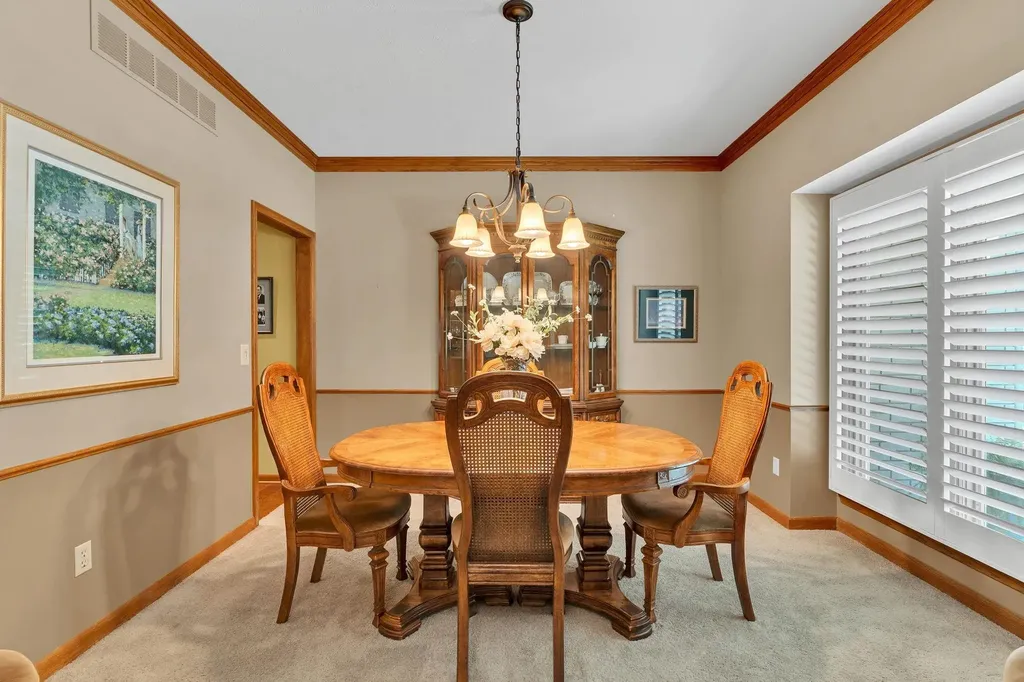 912 N Gatewood Wichita KS 67206