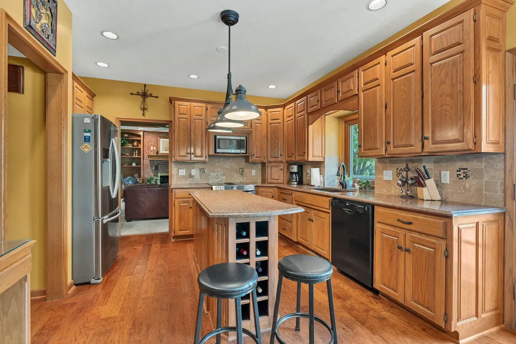 912 N Gatewood Wichita KS 67206