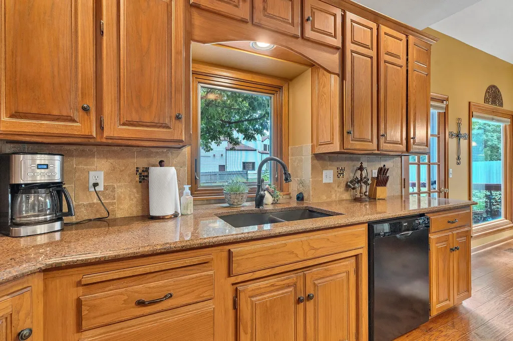912 N Gatewood Wichita KS 67206